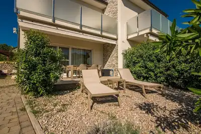 Image de Maison de vacances Malinska pour 1 - 6 personnes avec 3 chambres à coucher - Maison de vacances