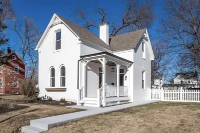 Image de Whitestone Place: a gorgeous, historic, and updated home