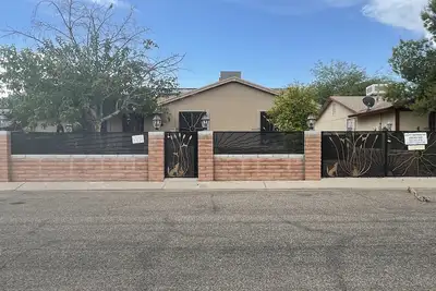 Image de Beautiful 4bedroom and heated pool, great place for family gatherings!