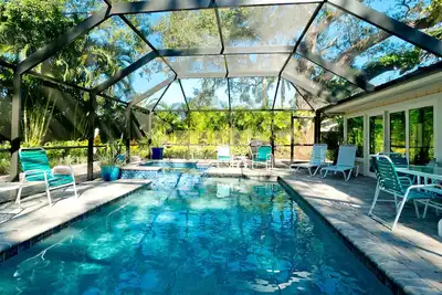 Image de Palm Oasis—Amazing private pool & Spa & Waffle Bar! ! ! Winter Discounts! ! ! !