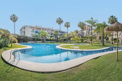 Image de Piso Moderno Marbella -Banus -6 personas -piscina -wifi