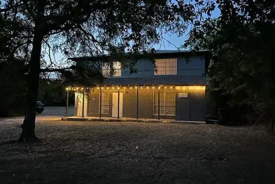Image de The Lakewood - Second Floor on a duplex