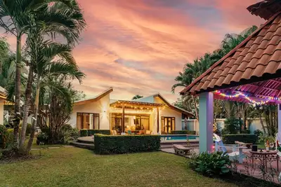 Image de Beach House with Lush Gardens and Private Pool