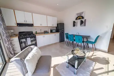 Image de 2bd condo in self-contained resort with extra-large pool, restaurant, Wi-Fi, Tv