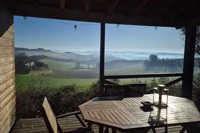 Image de Chalet L'Hoste-En-Haut CACHÉ Dans Un ÉCRIN De Verdure Avec Vues