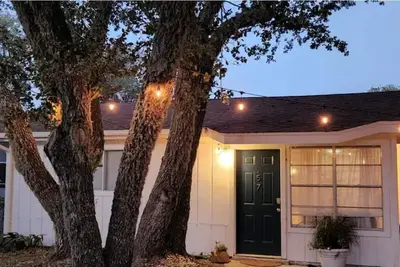 Image de 3rd Coast Casita 5 min to beach and world class fishing!