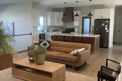 Image de Beautiful family home perfect for football weekends!