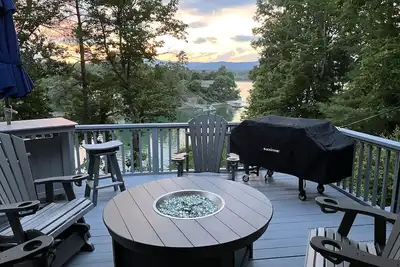 Image de Lake James N. C. Waterfront, Private Dock, Bunkee/porch on water! Beautiful views