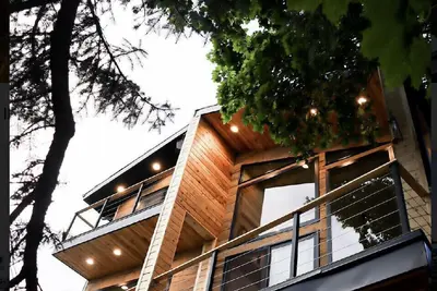 Image de Cliffside haven to take your breath away!