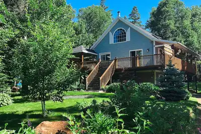 Image de Chalet style by the Sea 7 mins to National Park Beaches