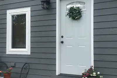 Image de Parkview Cottage ~ Charming Tiny Home ~ Queen Bed!