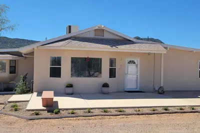 Image de Tucson Jewel, 2 acres, peaceful, mountain views, dessert vegetation & wildlife