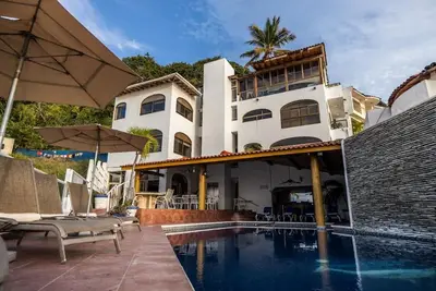 Image de Puerto Vallarta amazing Beachfront Home, Chef included, heated infinite pool.