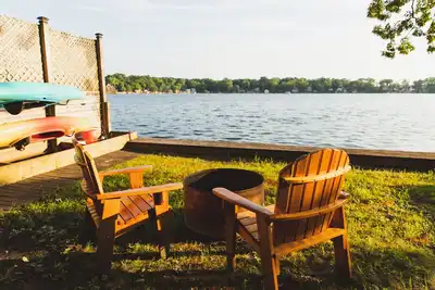 Image de Dreamy lakefront cottage - 20 min from Ann Arbor!
