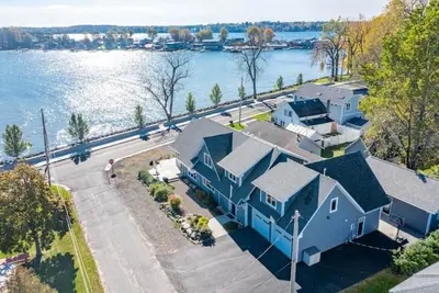 Image de Lake House