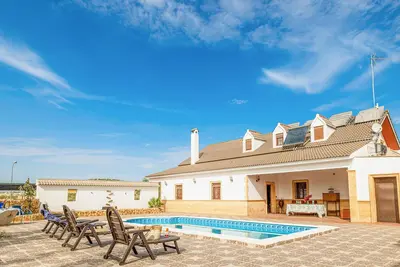 Image de Superbe maison de 7 chambres à Lucena