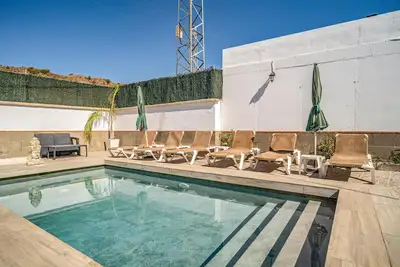 Image de Maison confortable de 3 chambres à.