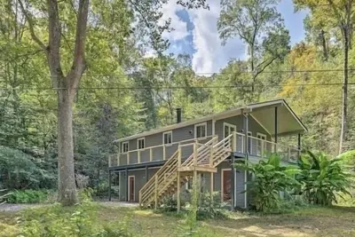 Image de Peaceful Oasis in the Woods, just 30 minutes to Nashville!