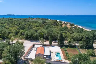 Image de Superbe maison Ă Peroj avec WiFi