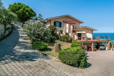 Image de Magnifique maison Ă Belsito avec WiFi