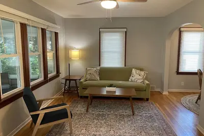 Image de Cute house close to hospital, Uw, shops, bike trails and restaurants