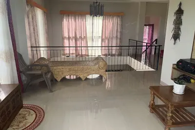 Image de Beautiful Three Bedroom Home with City View