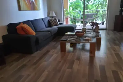 Modern Tree House feeling Next to Beach and Aventura Mall