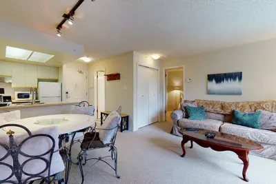 Image de 1 bedroom / 1 bathroom Suite, Marquise 313, Pool, Ski in/Ski out on Blackcomb Mountain