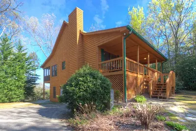 Image de Bear Path- Dog Friendly Cabin with Mtn Views, Game Room and Hot Tub. Near Helen
