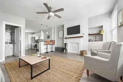 Image de Modern Newly Renovated Duplex 6br/3br Sleeps 16