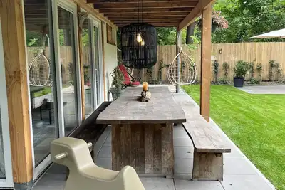 Image de Sfeervolle Vrijstaande Bungalow 80m2 Terras\/veranda Nabij Zwemplas