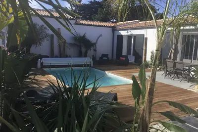 Image de L'Iliade, grande villa moderne, proche plage avec piscine chauffée