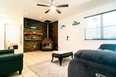 Image de Perfect Private Getaway in Buchanan Lake Village!