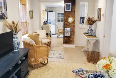 Image de Sea Hear Now & Summer 2026 Gorgeous Renovation-Walk to Beach, Restaurants, Pets!