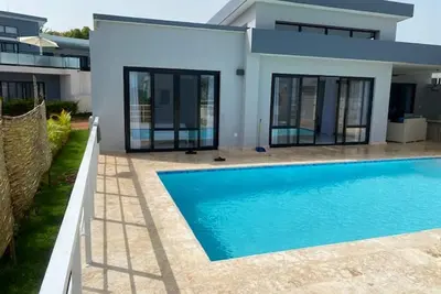 Image de 😎Luxury 2 bdrm Villa -Private Pool- Min. to the beach - Private Chef for hire😎