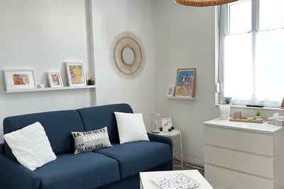 Charmant Studio à 50 m de la mer.