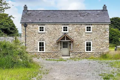 Image de 4 chambres à coucher à Glandwr, near Cardigan