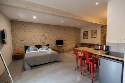 Image de Gîte Massane piscine partagée & terrasse privée