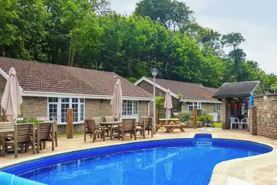 2 bedroom accommodation in Looe