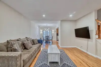 Image de Hidden Gem - Private driveway & Wine Bar