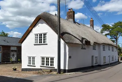 Image de 2 chambres à coucher à Kentisbeare, Cullompton