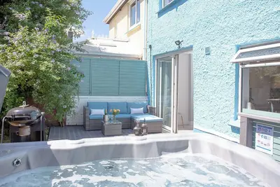 Image de 3 chambres à coucher à Paignton