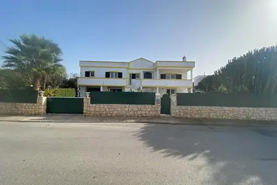 Image de Alvor villa with mountain view. Salt water heatable private pool.