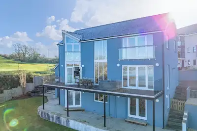Image de 4 chambres à coucher à Pembroke Dock