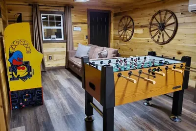 Image de Luxury Cabin: Hot Tub, Bunk/Gameroom @CaveRunLake