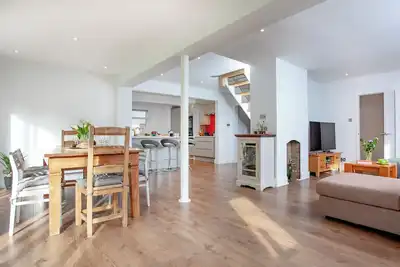 Image de 4 chambres à coucher à Exmouth