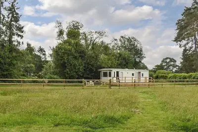 Image de 2 chambres à coucher à Romsey