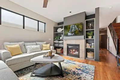 Lux Home w/ Hot Tub+Fire Pit steps from Hyde Park