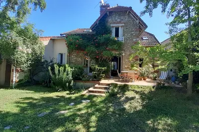 Image de Artist's house in the heart of town