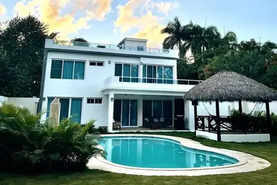Image de 5bd guest-friendly villa with private pool in luxury resort, near sandy beach
